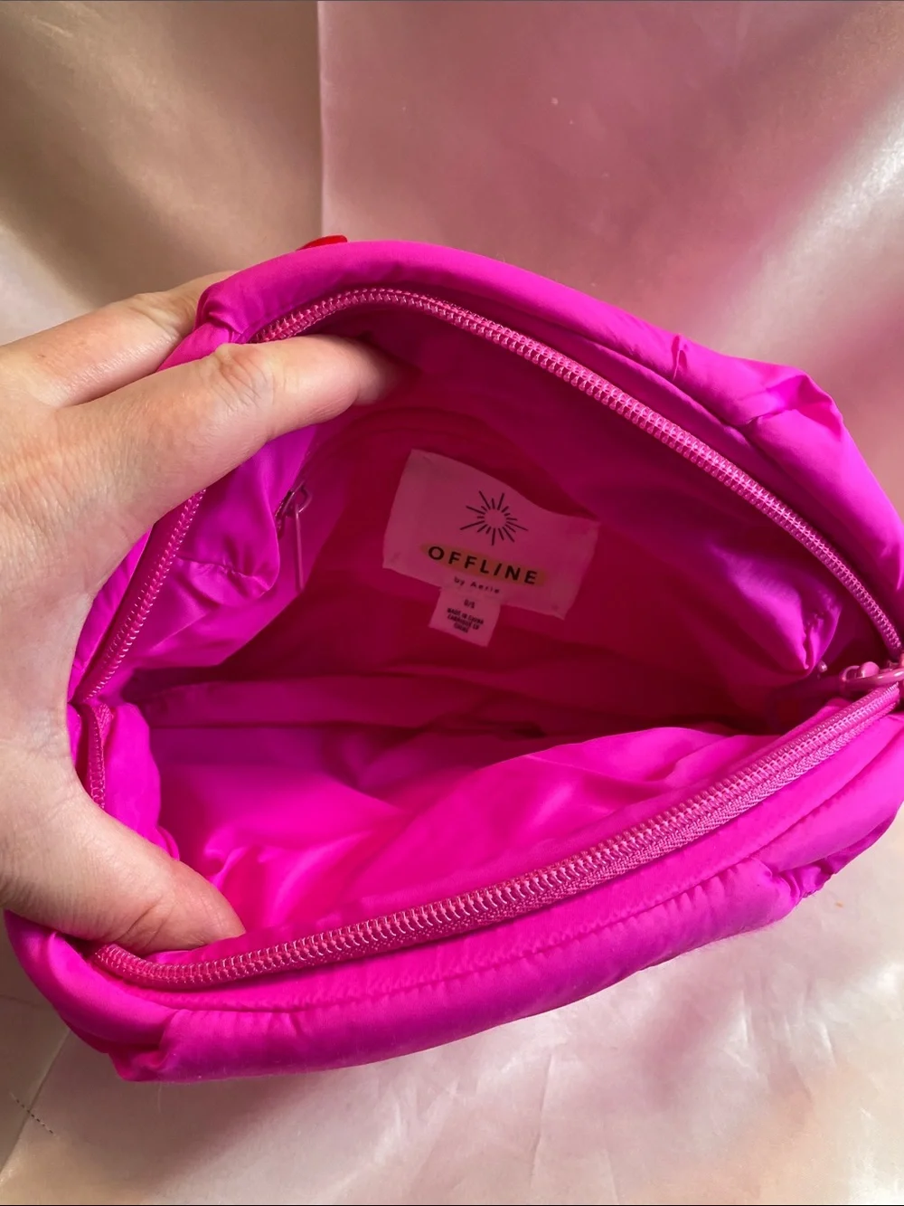 OFFLINE By Aerie Puff Love Pouch - NWOT